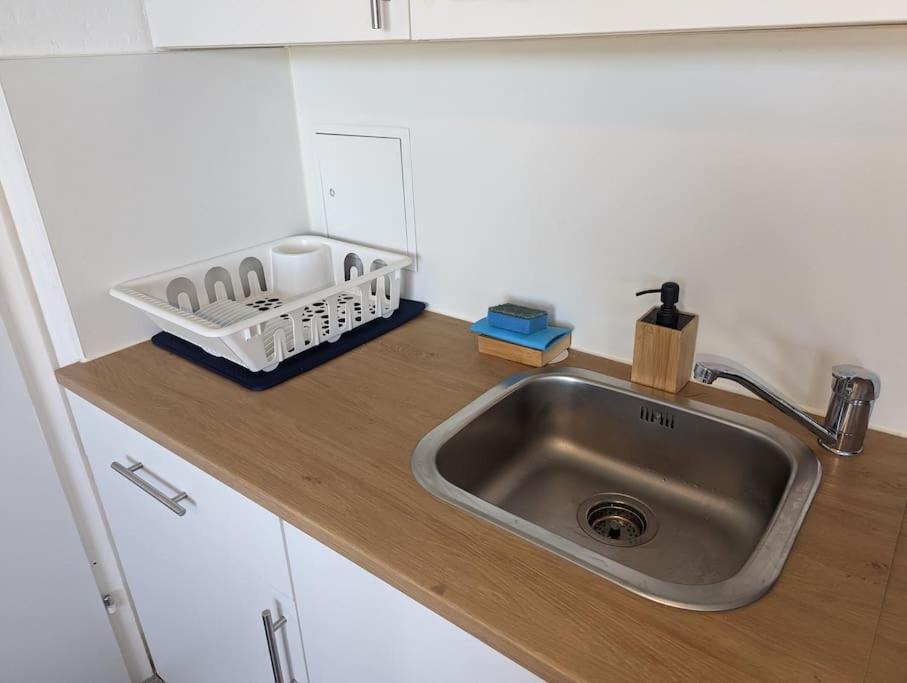 Lovely Studio With Free Parking On Premisis Asten Екстериор снимка